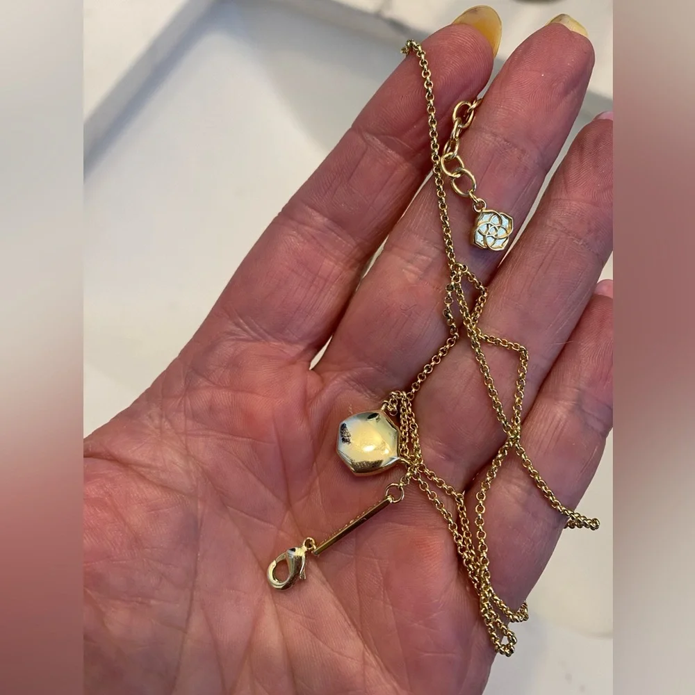 Kendra Scott Necklace - Picture 3 of 3